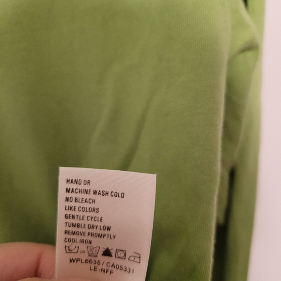 Woolrich Green Long Sleeve Tee with Front Pleat/Details - Picture 5 of 7
